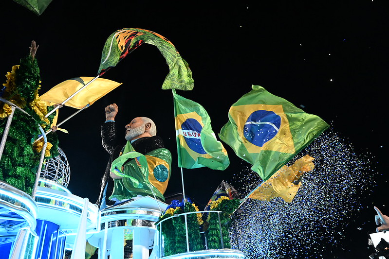 Frentes Católica e Evangélica reagem a desfile da Acadêmicos de Niterói e anunciam medidas