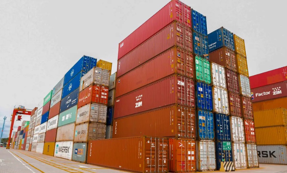 Nova política de crédito à exportação amplia garantias para empresas brasileiras