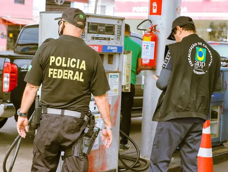 PF deflagrou uma operação em 11 estados e no DF para combater cobranças abusivas em postos de combustíveis