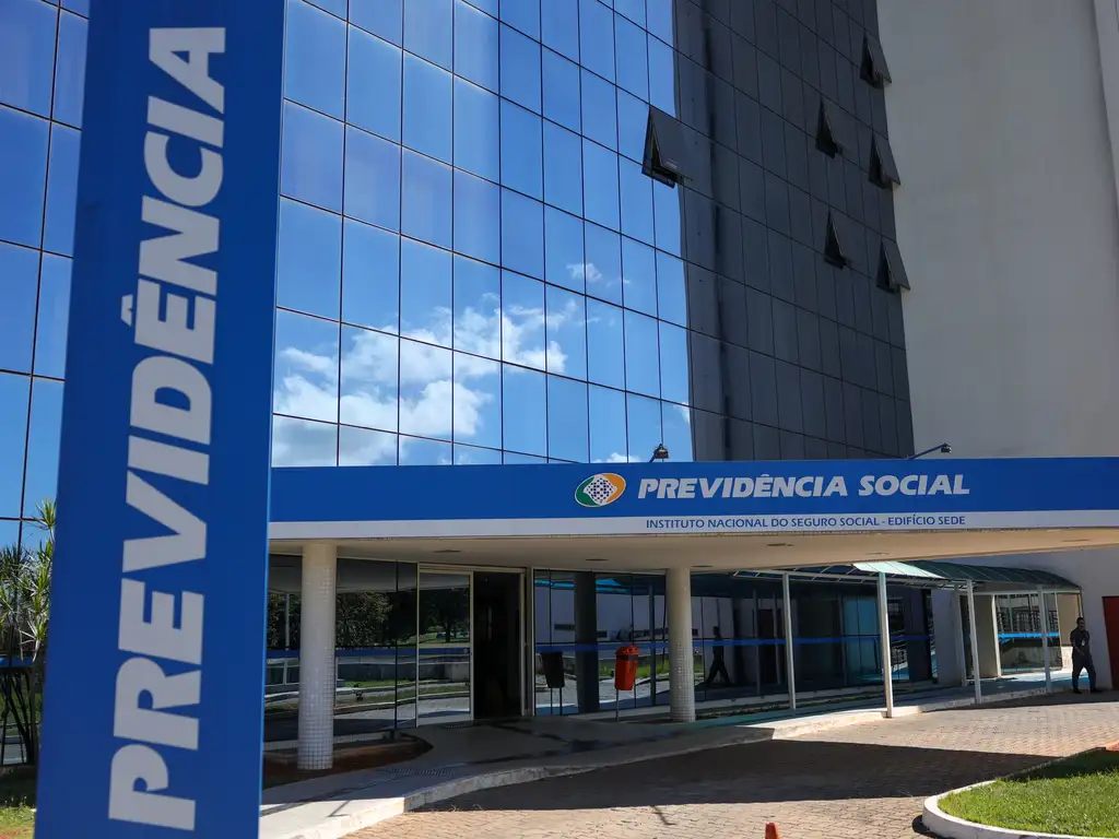 INSS deposita a primeira parcela do 13º salário nesta sexta-feira