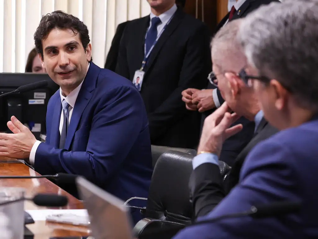 Procedimentos de auditoria ou apuração interna não indicam responsabilidade de Campos Neto no caso Master, afirma Galípolo