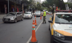 Obras interditam trecho da Avenida Amazonas no feriado em BH